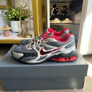 Nike Reax Run Dominate GS ‘Grey Sprint Red’